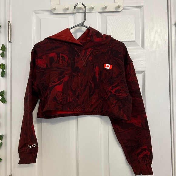 Lululemon limited edition red olympics cropped hoodie size 8 - Picture 1 of 4